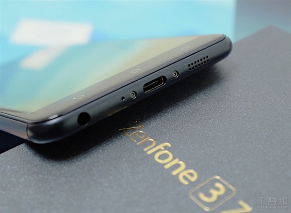 3344元！华为ZenFone 3 Zoom上市：双镜头/5000mAh