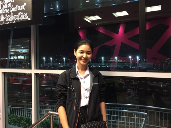 泰国加油站推出美女送吻福利：画面太美