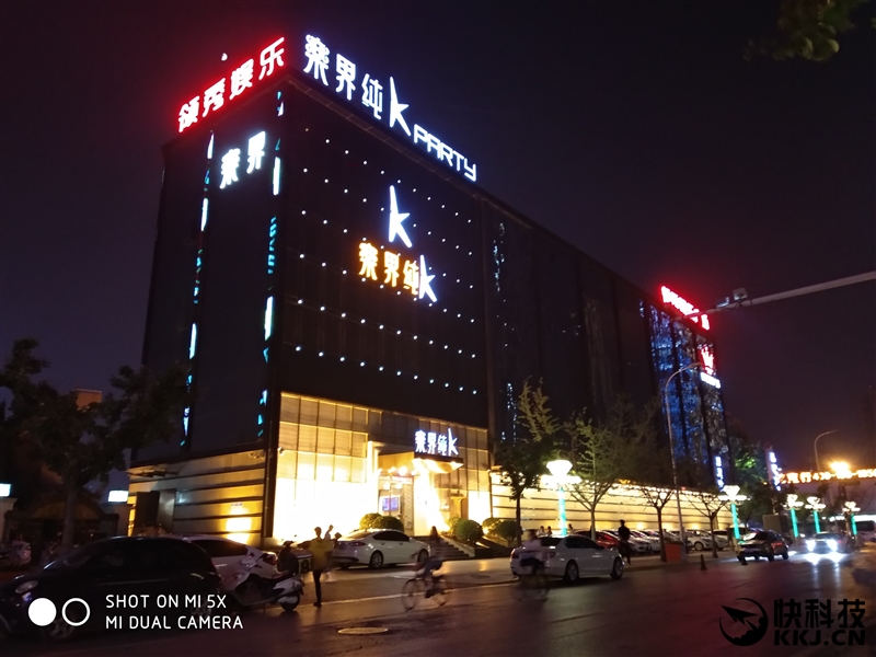 两倍无损变焦！小米5X拍照体验：背景糊的漂亮