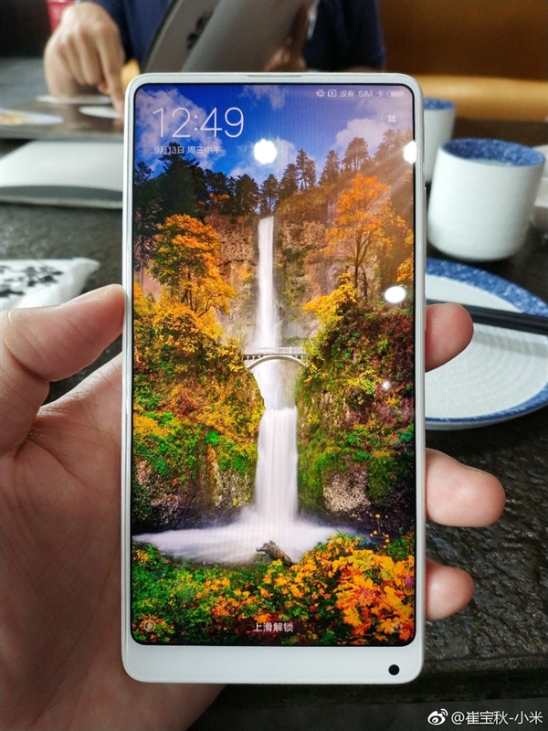 比iPhone X更好看？小米MIX2陶瓷版白色真机：黑边好评