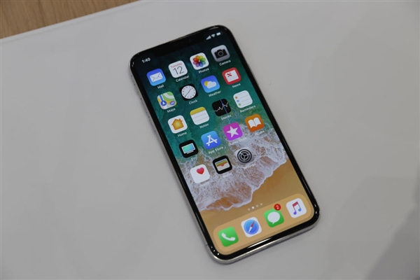 iPhone X只是开始！苹果密谋更多OLED屏新机：屏幕继续大