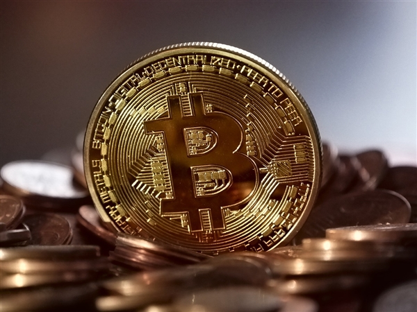 史上最大泡沫要破？比特币价格暴跌30%：破1.4万美元大关